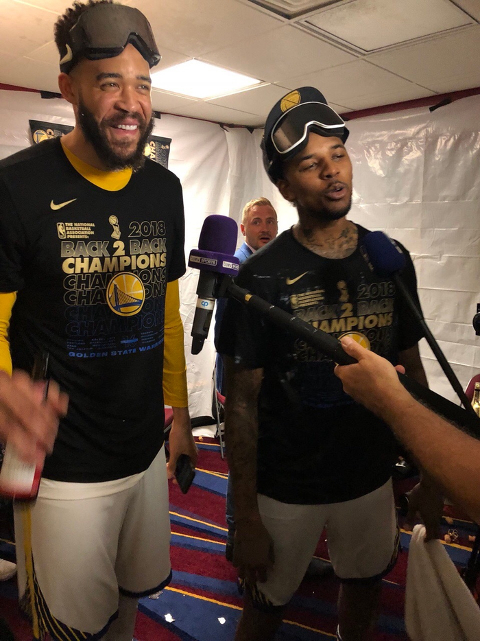 通过三人小 通过三人小